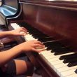 ピアノを弾く生徒さんの手